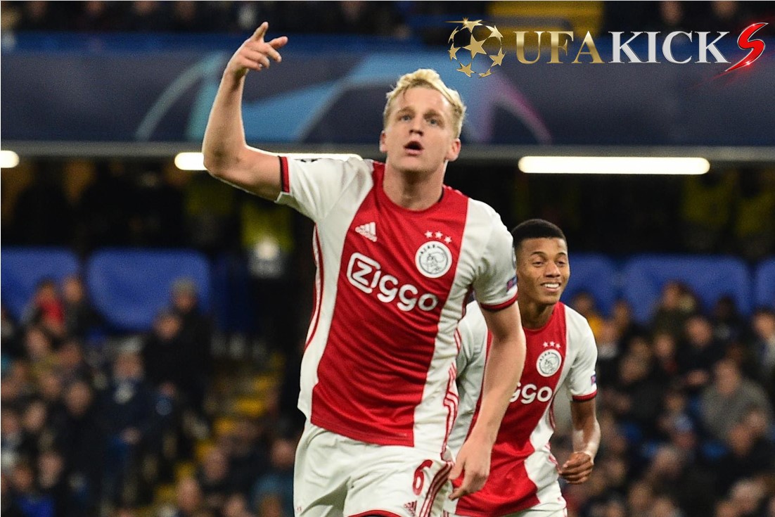 ซีอีโอ อาแจ็กซ์ &ldquo;ยืนยัน&rdquo; มาดริด ติดต่อคว้า ฟาน เดอเบ็ค