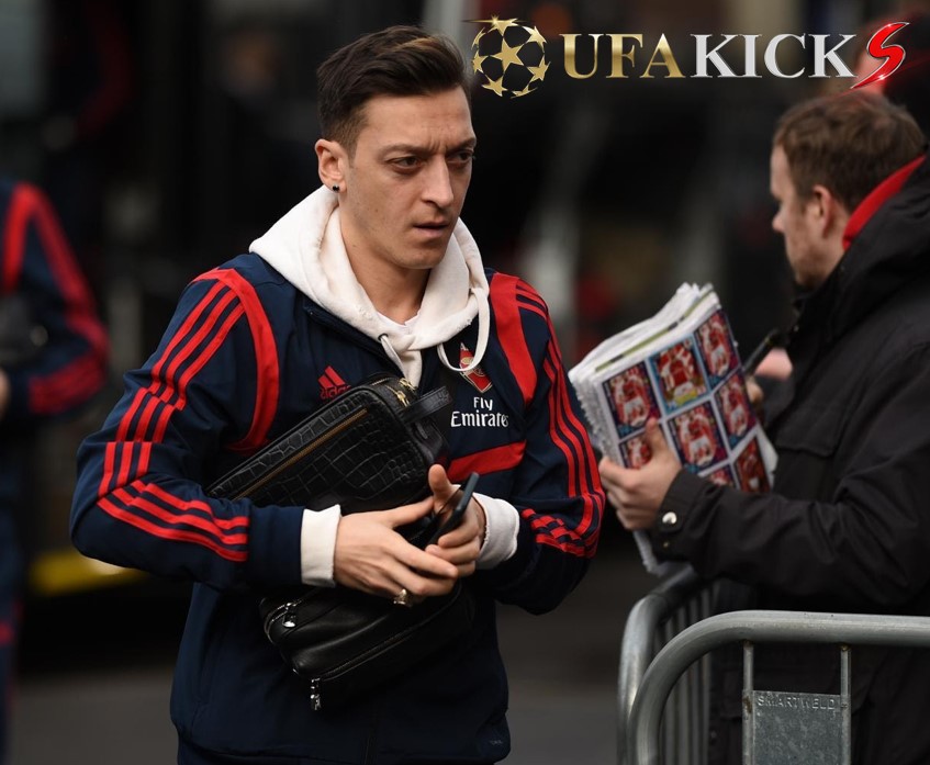 พ่อพระของ &ldquo;ปืน&rdquo; เมซุส โอซิล ห้องเครื่องจอมเทคนิค