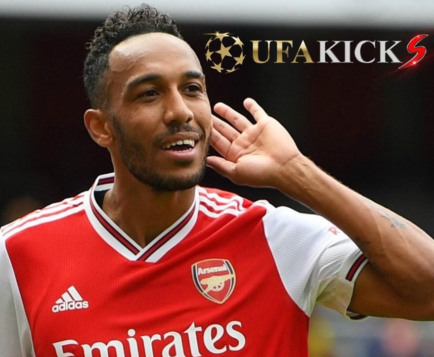 ทำไม &ldquo;โอบาเมยอง&rdquo; ไปยืนเล่นริมเส้นฝั่งซ้าย