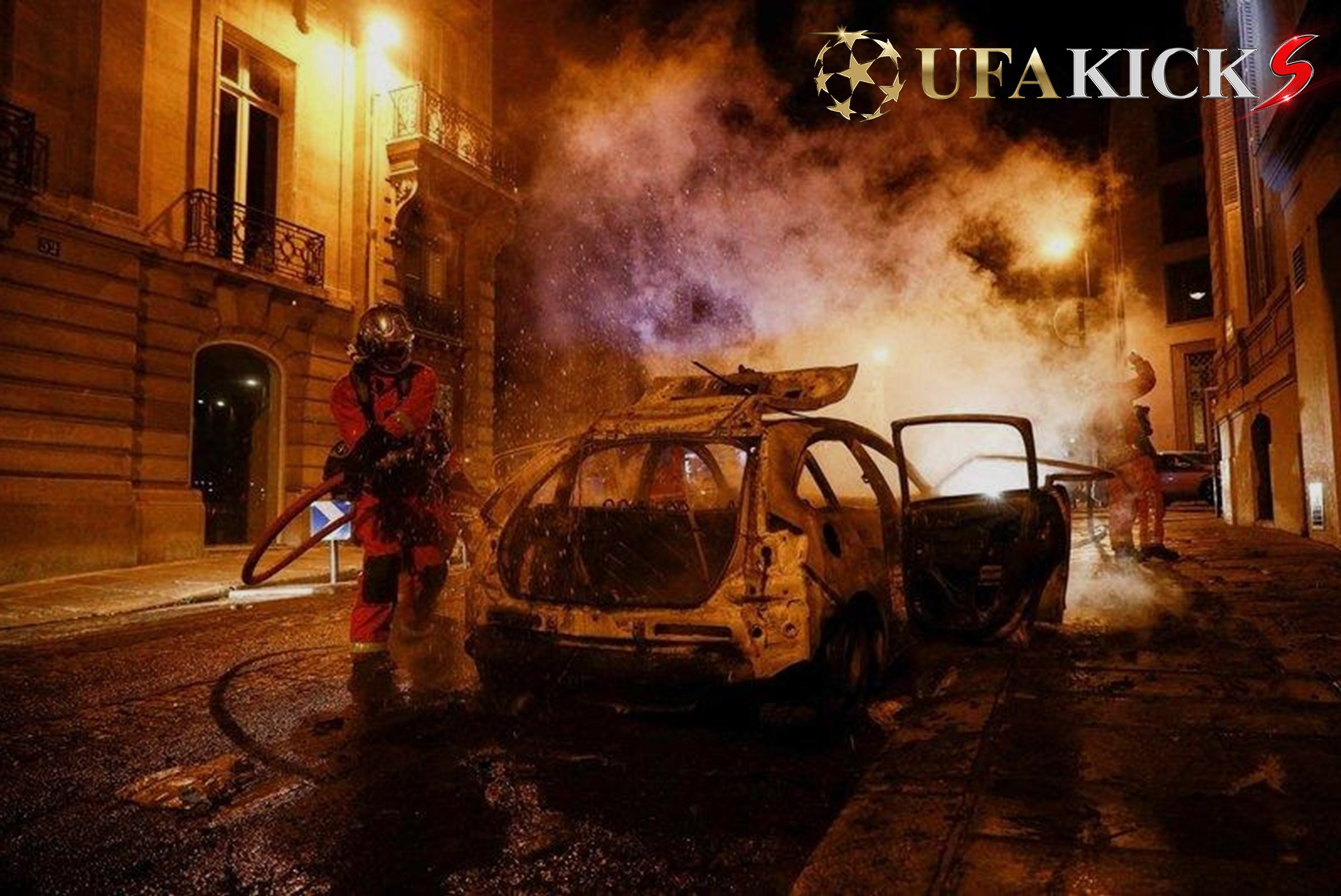 เดือดแล้ว แฟน &ldquo;เปแอสเช&rdquo; ไล่ทุบรถข้างทางหลังทีมรักแพ้นัดชิง