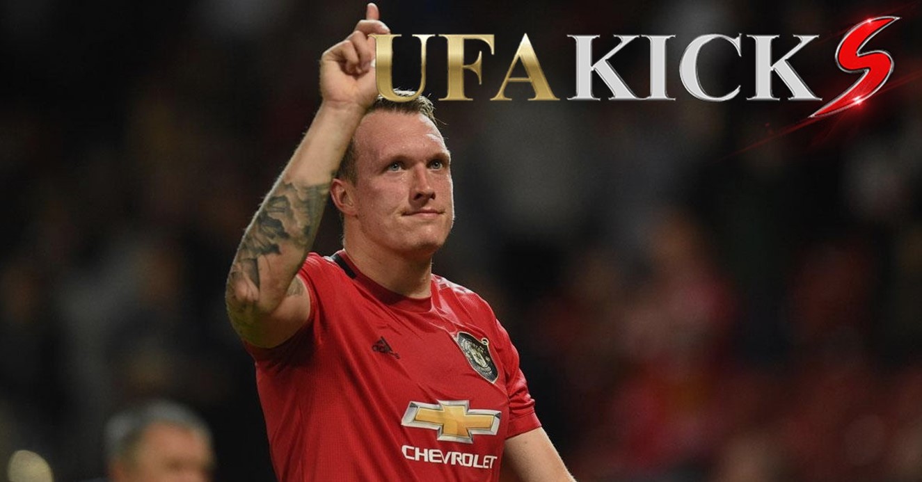 แฟน &ldquo; ผี &rdquo; ลุ้น &ldquo; โจนส์ &rdquo; ลงสนามหลังสองเซ็นเตอร์แบ็คหลักเจ็บ