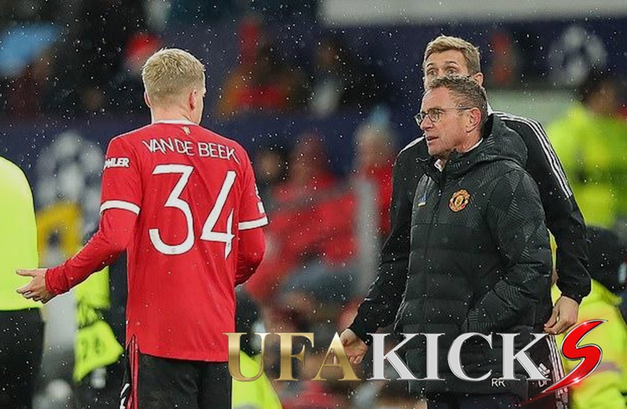 แฟน &ldquo;ผี&rdquo; เสียงแตกสองฝั่งกับอนาคต &ldquo;เดอเบค&rdquo;