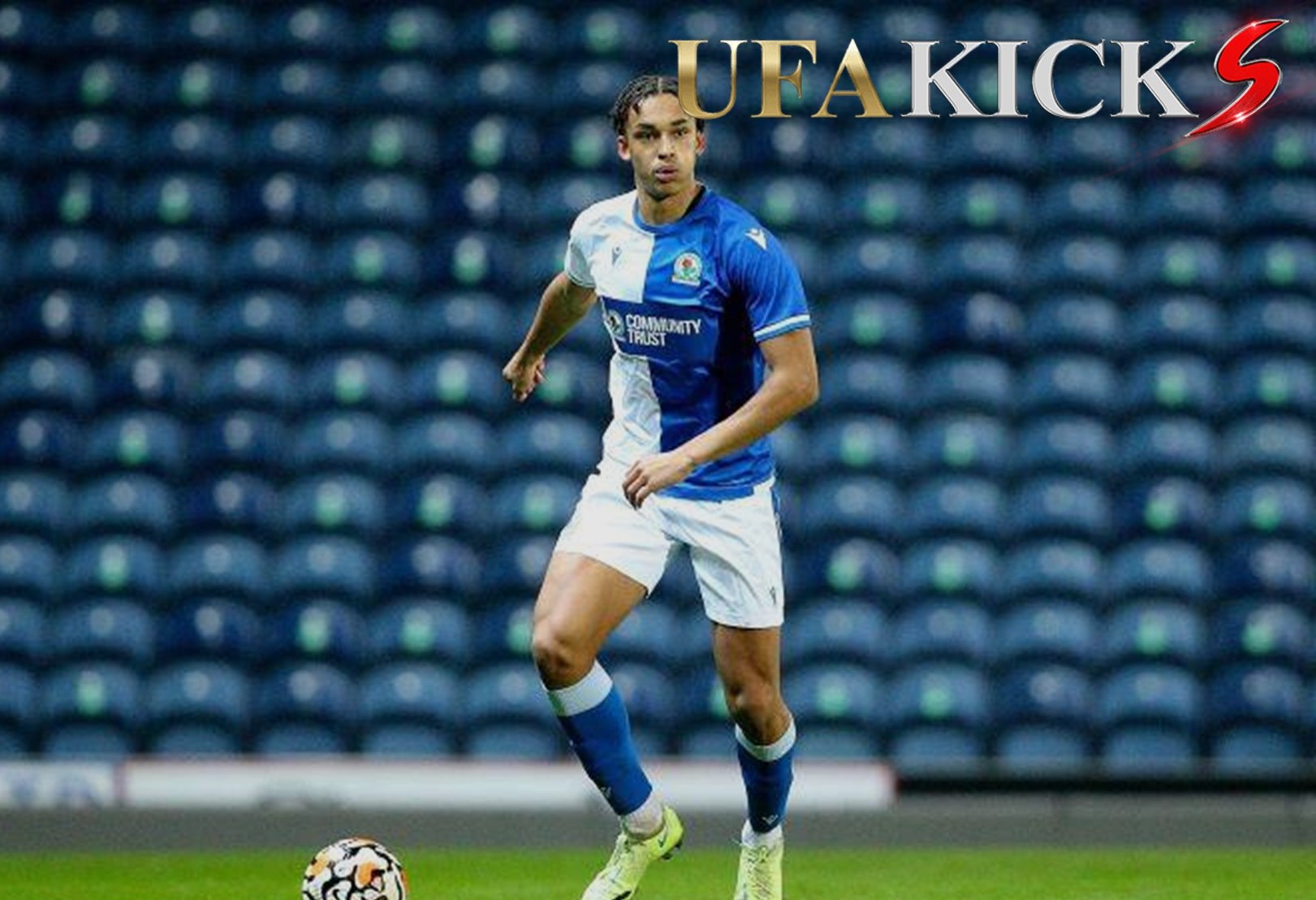 แมนยู เปิดศึก &ldquo;สิงห์&rdquo; ชิงกองหลังดาวรุ่ง &ldquo;กุหลาบไฟ&rdquo;