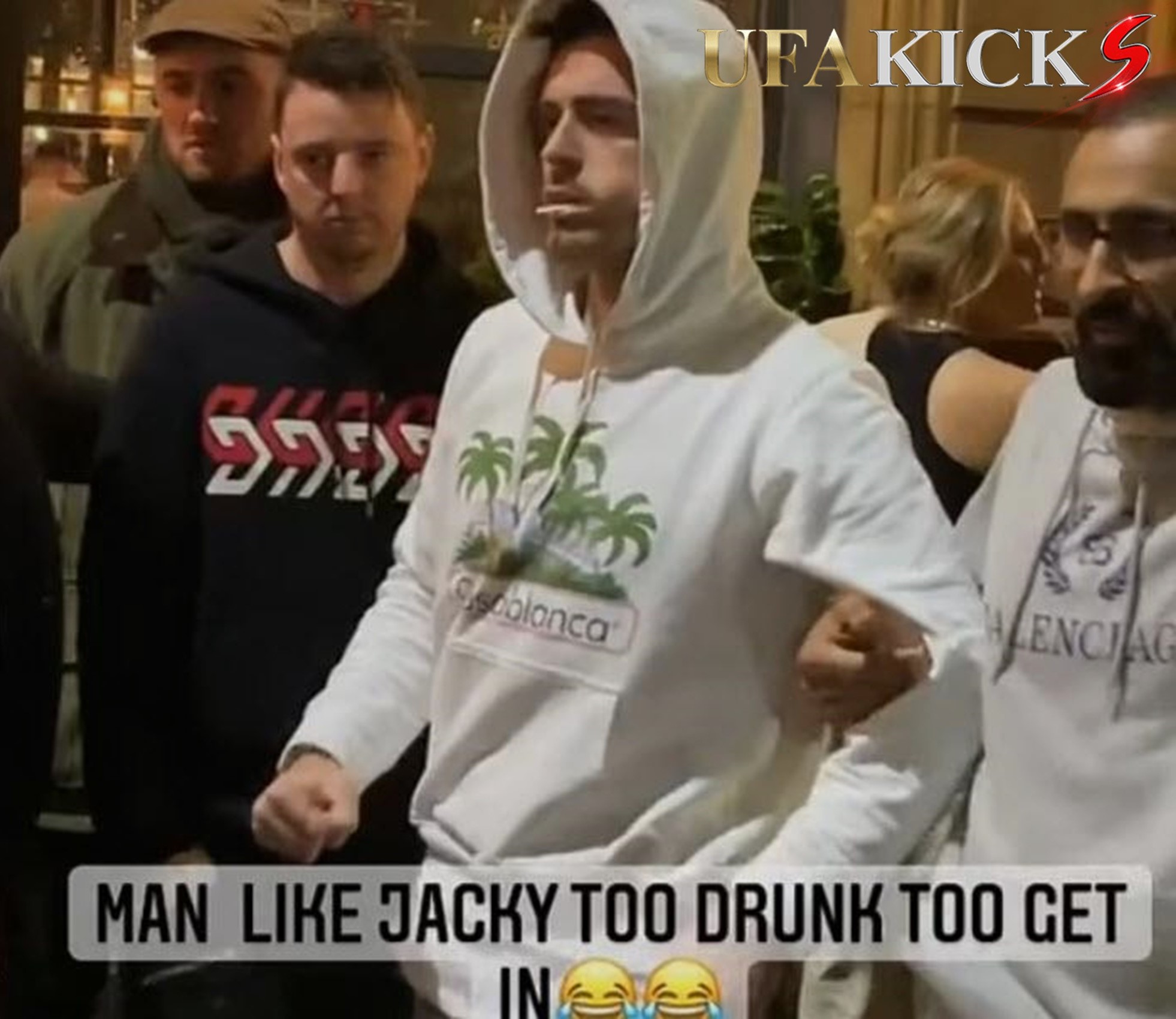 ว่อนเน็ต! แข้งร้อยล้าน &ldquo;เรือใบ&rdquo; เมาปลิ้นถูกหามปีก